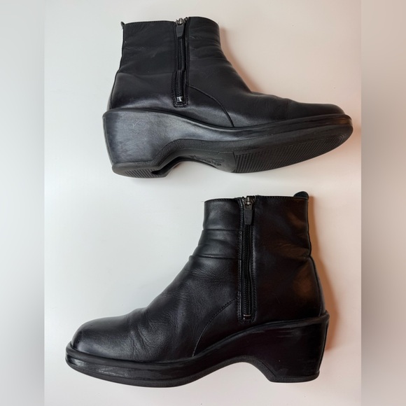 Dansko Bibi Ankle Boots Black Leather Low Heel Dual Buckle City EU 38 US 7.5/8 - Picture 13 of 16